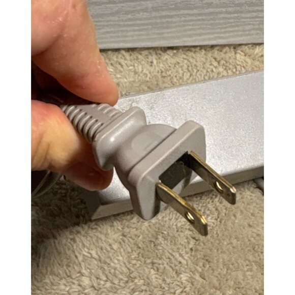 Nintendo OEM Wii AC Power Adapter RVL-002 USA 12V 3.7A Gray For Wii Console - Picture 5 of 6